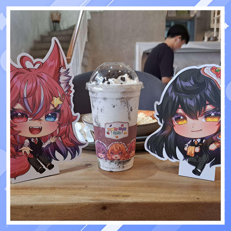 Standee + Cupsleeve (2)